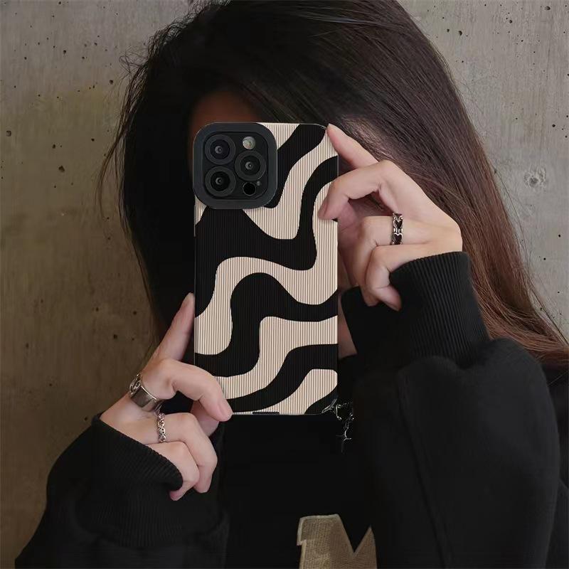 iPhone 16 Pro Max TPU Hoesje Zebra Patroon Beige/Zwart
